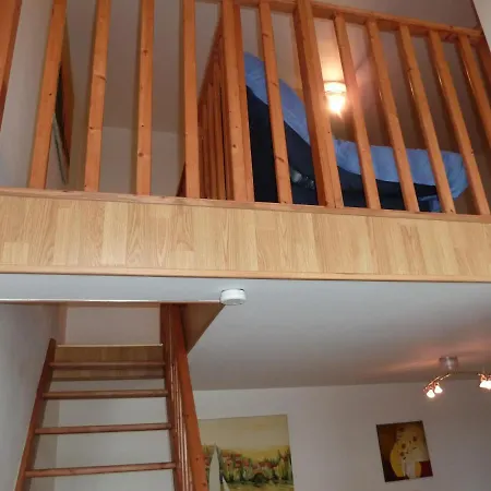 Daire De L'eau D'heure C23 Commodore Les Josephines