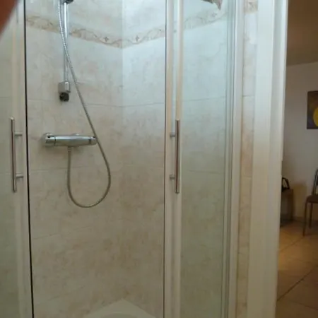 De L'eau D'heure C23 Commodore Les Josephines Διαμέρισμα *