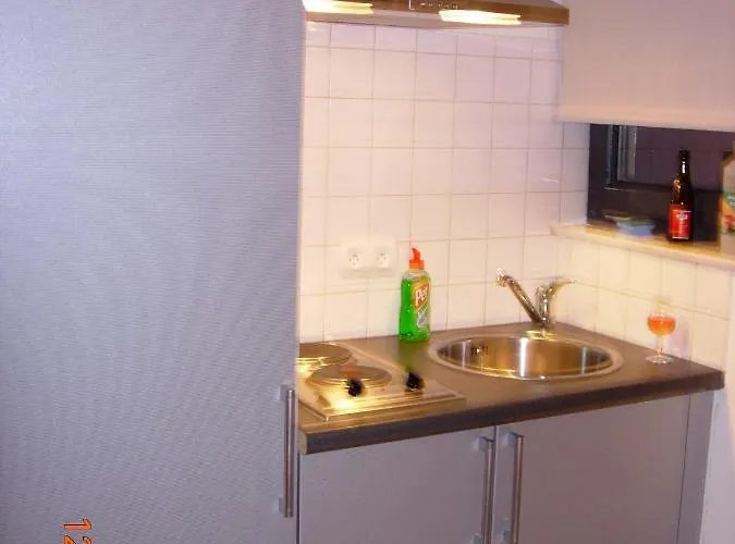 De L'eau D'heure C23 Commodore Les Josephines *